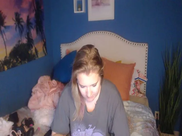 Live sex webcam photo for SnowWhiteXxxx #253602418