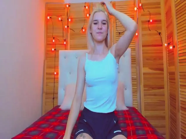Live sex webcam photo for MarliTes #253972804