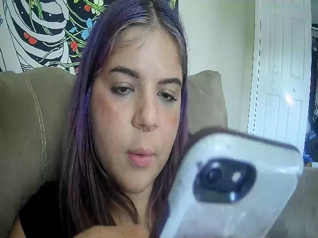 Live sex webcam photo for Lilmisspurp #253802037