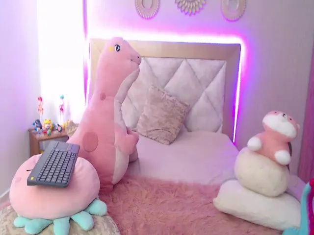 Live sex webcam photo for Sophie_pink18 #255146117