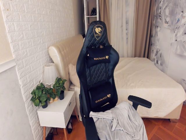 Live sex webcam photo for ArielAniston #258897248