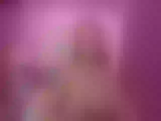 Live sex webcam photo for PtiMermaid #264131192