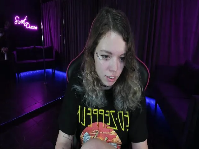 Live sex webcam photo for ClancyOsborne #265297963