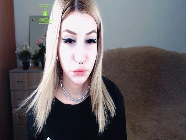 Live sex webcam photo for Alison_Moonli #254917667