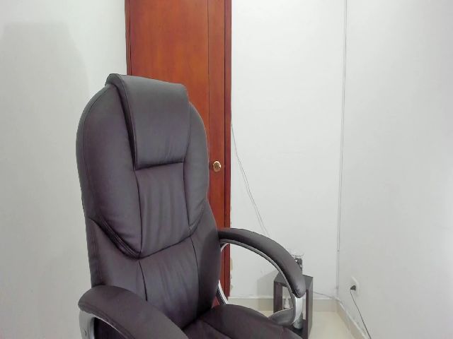 Live sex webcam photo for April_Rouse_ #261709283