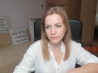 Live sex webcam photo for CherishSia #240767301