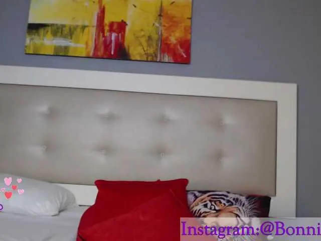 Live sex webcam photo for BonnieOwen #241041378