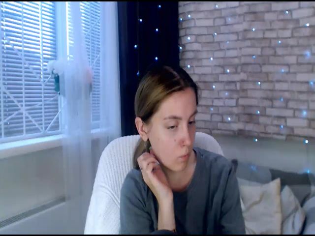 Live sex webcam photo for CumMeaRiver #253654769