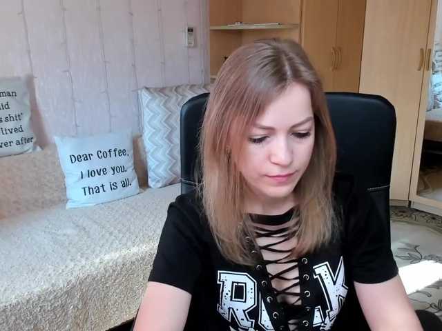 Live sex webcam photo for CherishSia #241309596