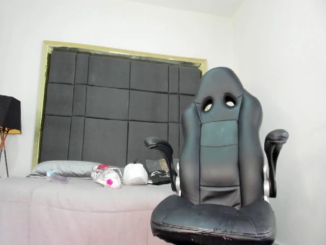 Live sex webcam photo for Marnie_Jones #254993967