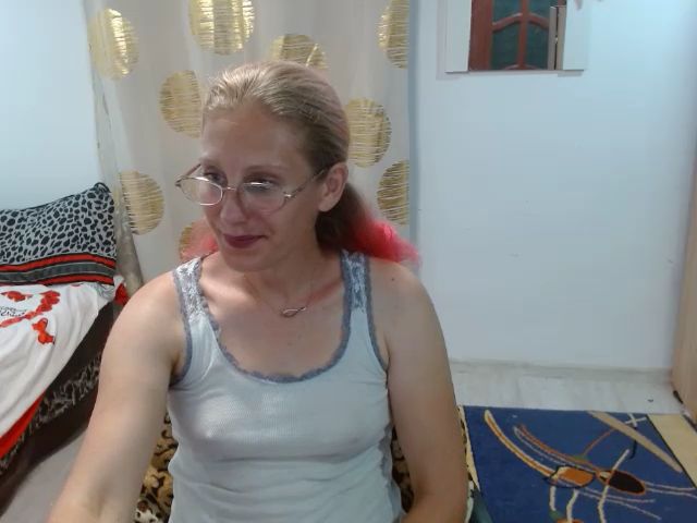 Live sex webcam photo for Sweet_love0 #254244051