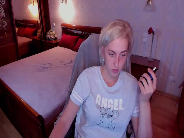 Live sex webcam photo for VictoriaJons5 #261291345