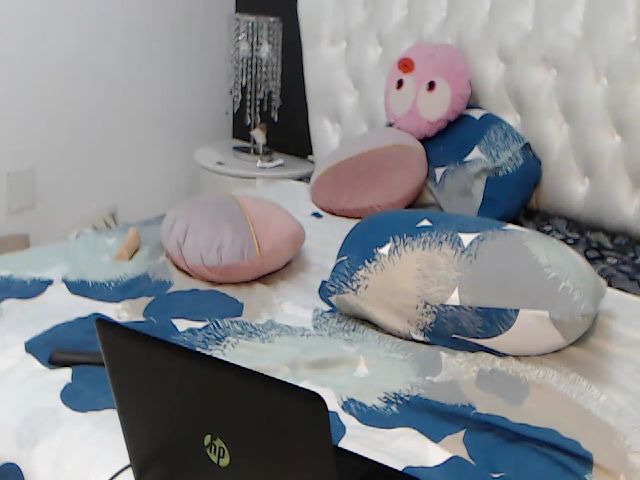 Live sex webcam photo for BlondeeFairy #255156483