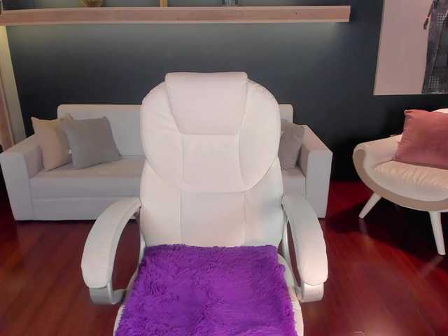 Live sex webcam photo for Sadashi1 #241391871