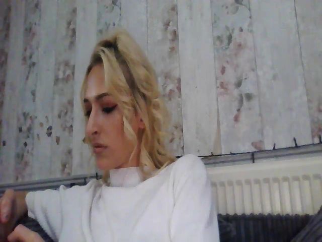 Live sex webcam photo for juicyjessy0 #256246878