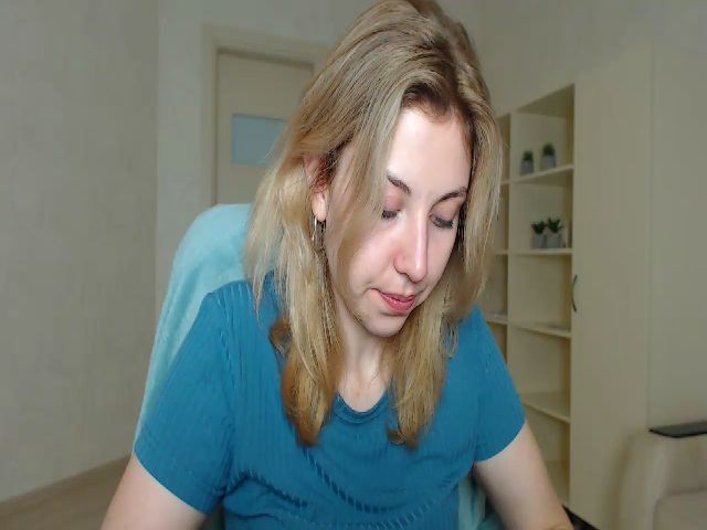 Live sex webcam photo for MollyDiamond1 #257104250