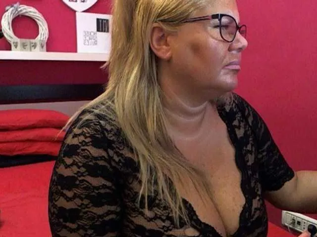 Live sex webcam photo for come2mom #241166081