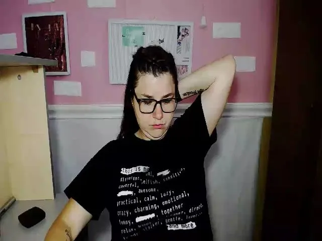 Live sex webcam photo for MonLais #256770175