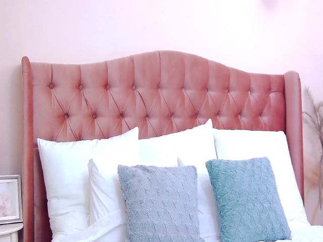 Live sex webcam photo for Kat_Jolie #265083746