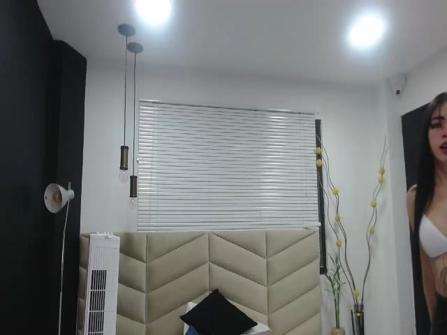 Live sex webcam photo for ShenLong3 #263868447