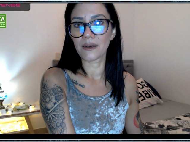 Live sex webcam photo for AmandaaDavis #241366278