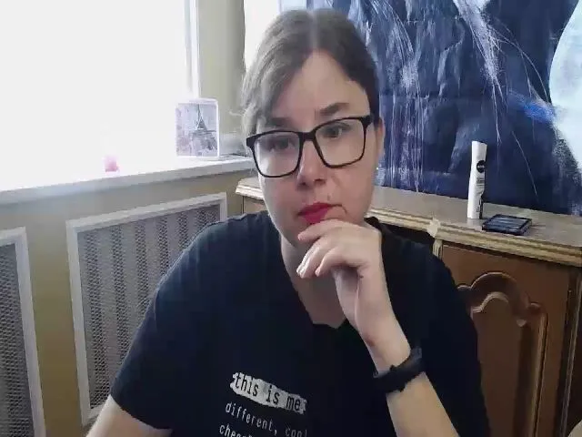 Live sex webcam photo for MonLais #254499341