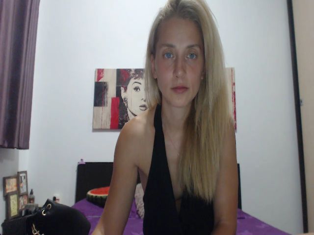 Live sex webcam photo for MonicaDiamond #255754957