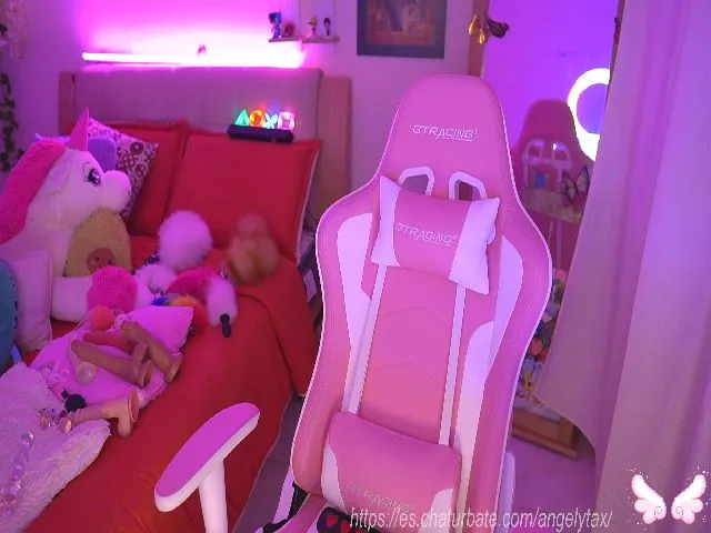 Live sex webcam photo for Angelytaxx #260298876
