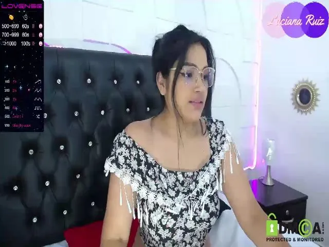 Live sex webcam photo for Luciana_ruiz_ #254156836