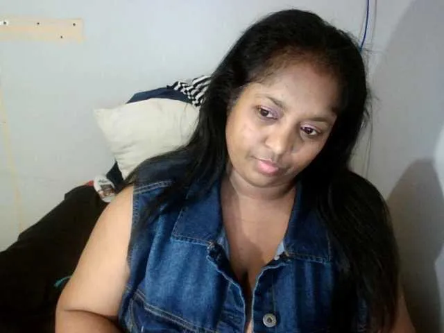 Live sex webcam photo for Indiantasha #287986091