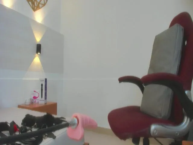 Live sex webcam photo for Isa_Rogers #265518669