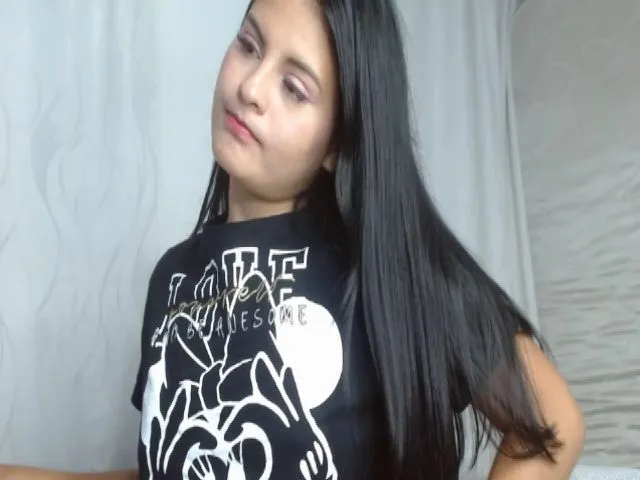 Live sex webcam photo for lina_castillo #255197456