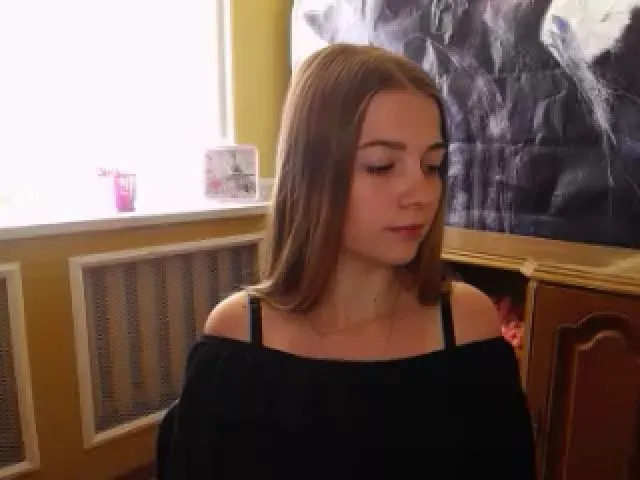 Live sex webcam photo for EmiStern #256209518