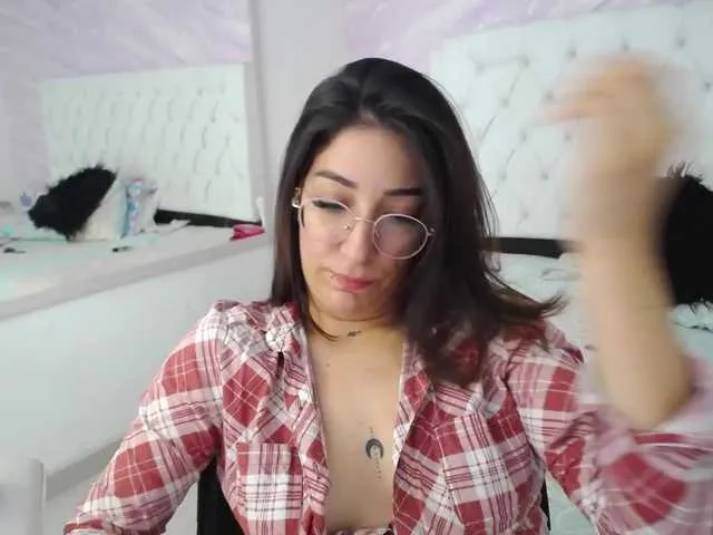 Live sex webcam photo for Karinapuerta #244519539