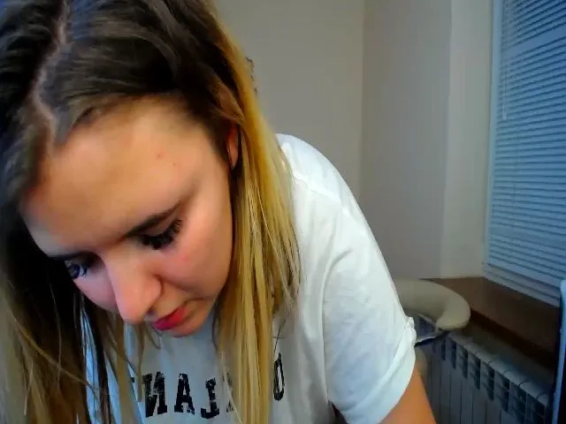 Live sex webcam photo for Alice_placs #255534355