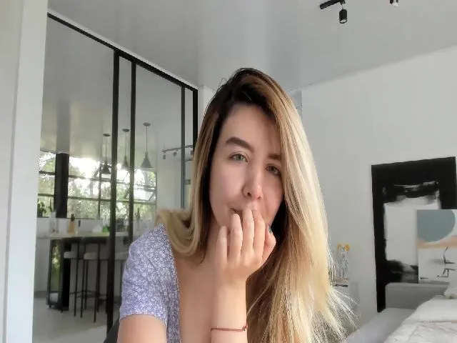 Live sex webcam photo for LauraVega #254838855