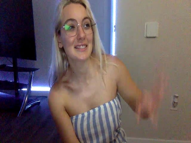 Live sex webcam photo for Sammy_gray #253381435