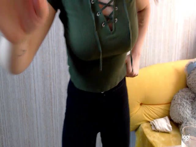 Live sex webcam photo for Quardiona #261344223