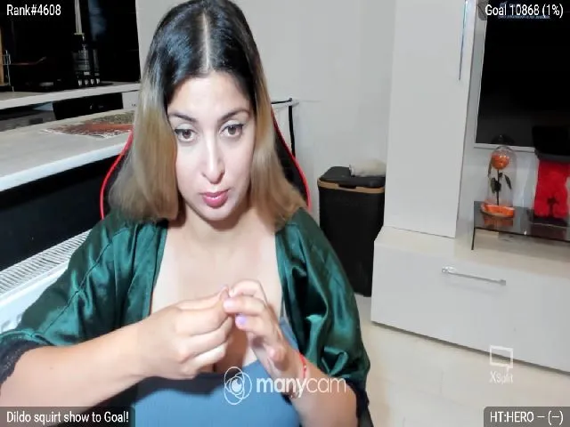 Live sex webcam photo for Littlegirl25 #253592030