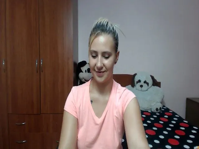 Live sex webcam photo for Tweetyboom #265286314