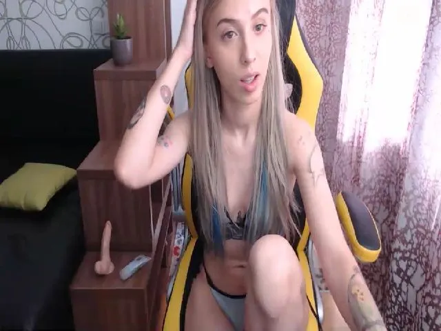 Live sex webcam photo for DiddySweet #259869280