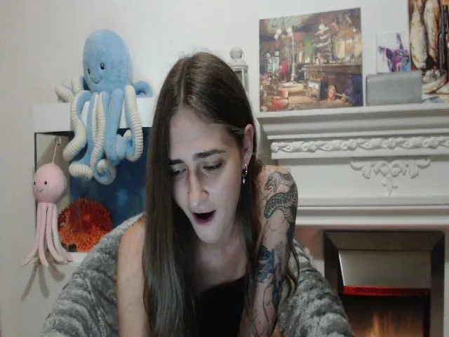 Live sex webcam photo for NaomiLisss #263238147