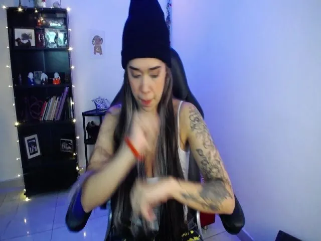 Live sex webcam photo for Anyablack2 #263984340