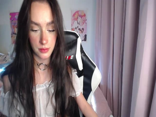 Live sex webcam photo for AliceXsweeT #263335412