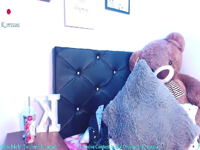 Live sex webcam photo for KiaraErza_ #255650792