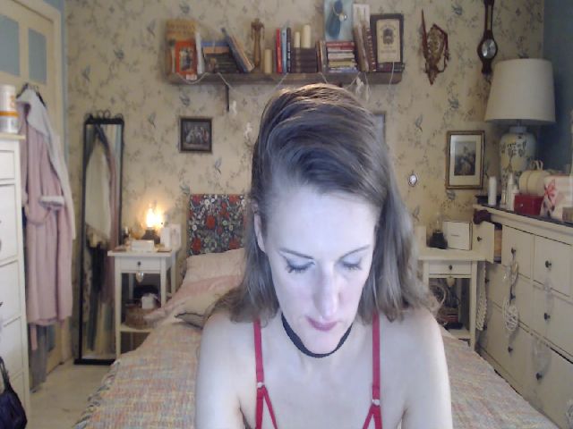 Live sex webcam photo for EnglandsRose #254429703