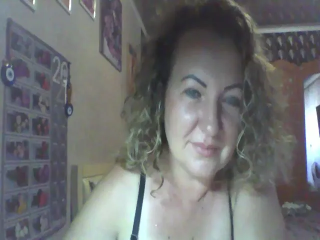 Live sex webcam photo for SecretLady35 #262693999