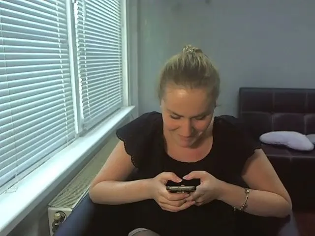 Live sex webcam photo for AnnnaLia #259352646