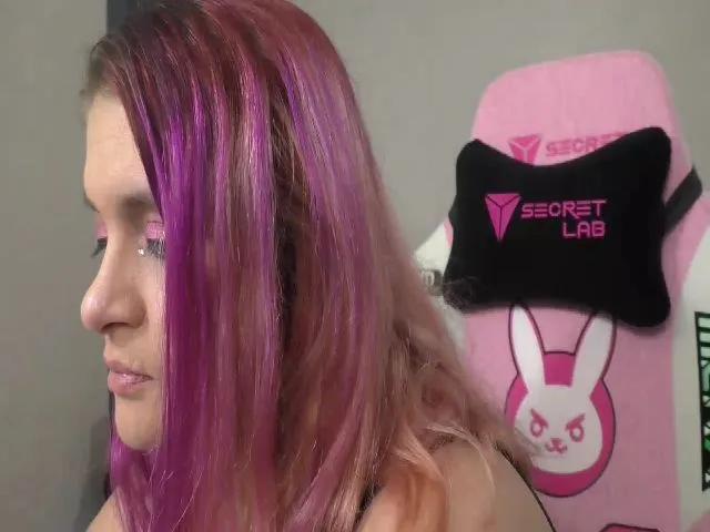 Live sex webcam photo for JamieJensen #261878188