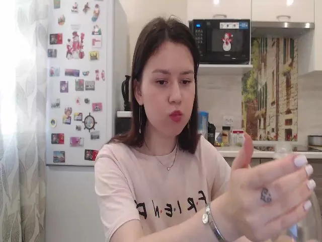 Live sex webcam photo for WonderXGirlXX #258515772